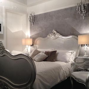 Kamer met een King Size Bed